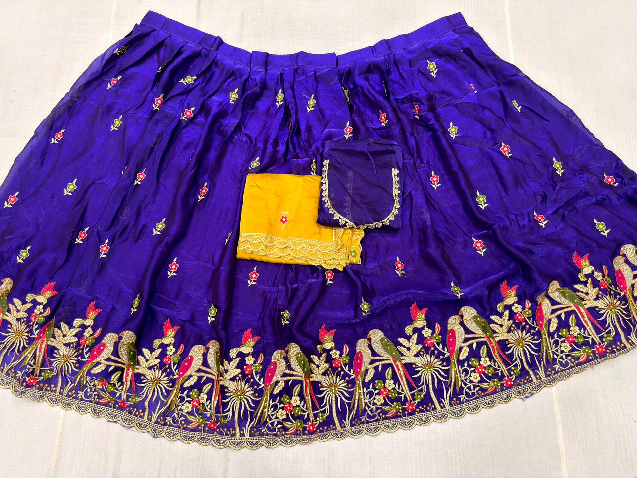 Embroidery space silk LEHANGA