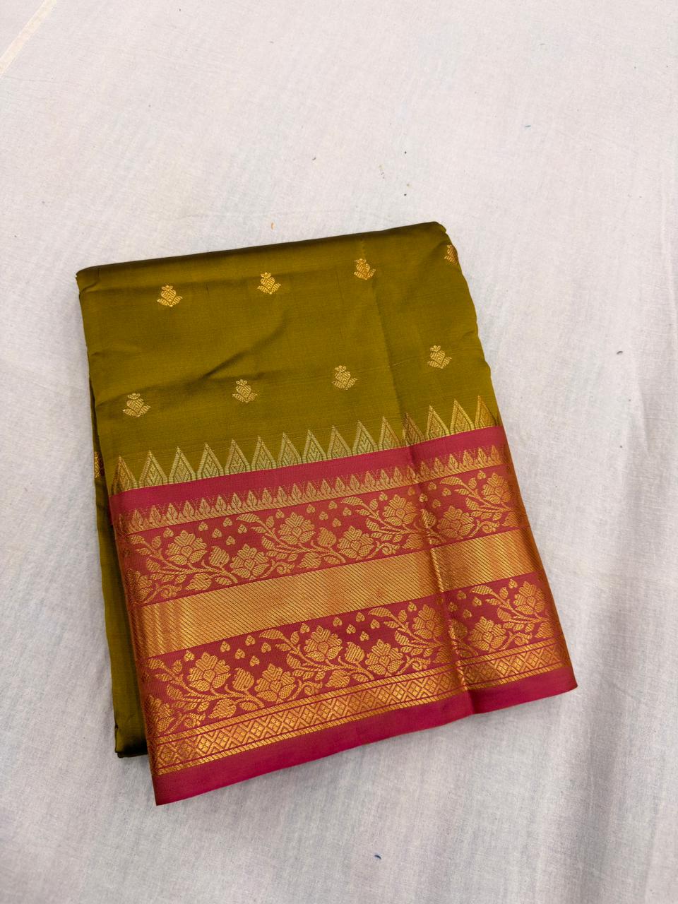 Semi Venkatagiri Handloom Pattu(Design 01)