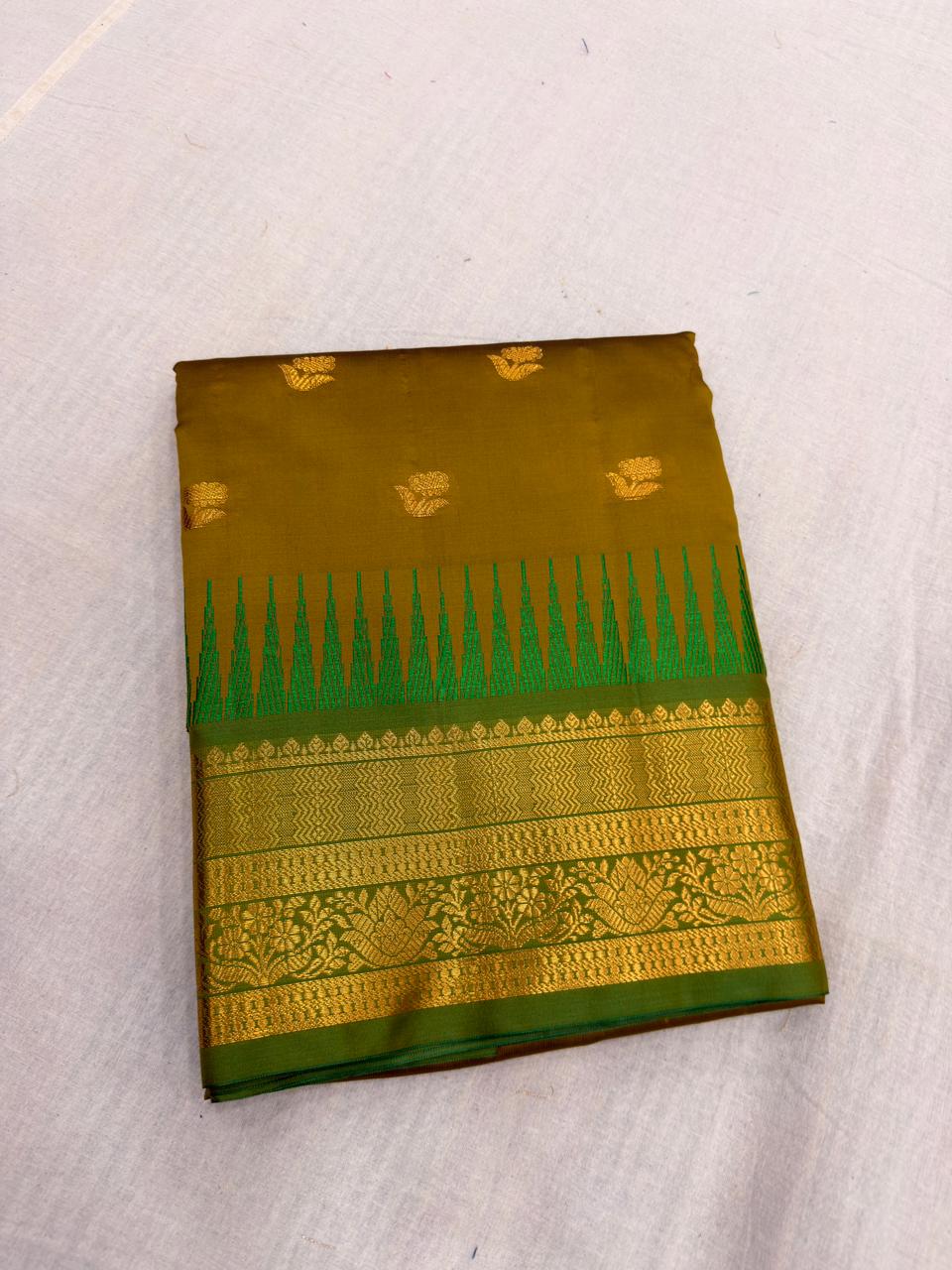 Semi Venkatagiri Handloom Pattu(Design 03)