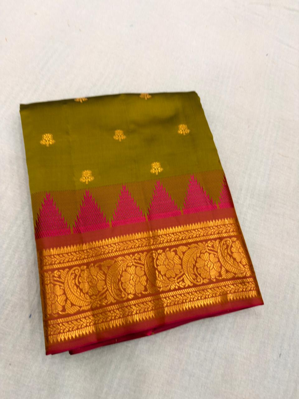 Semi Venkatagiri Handloom Pattu(Design 02)