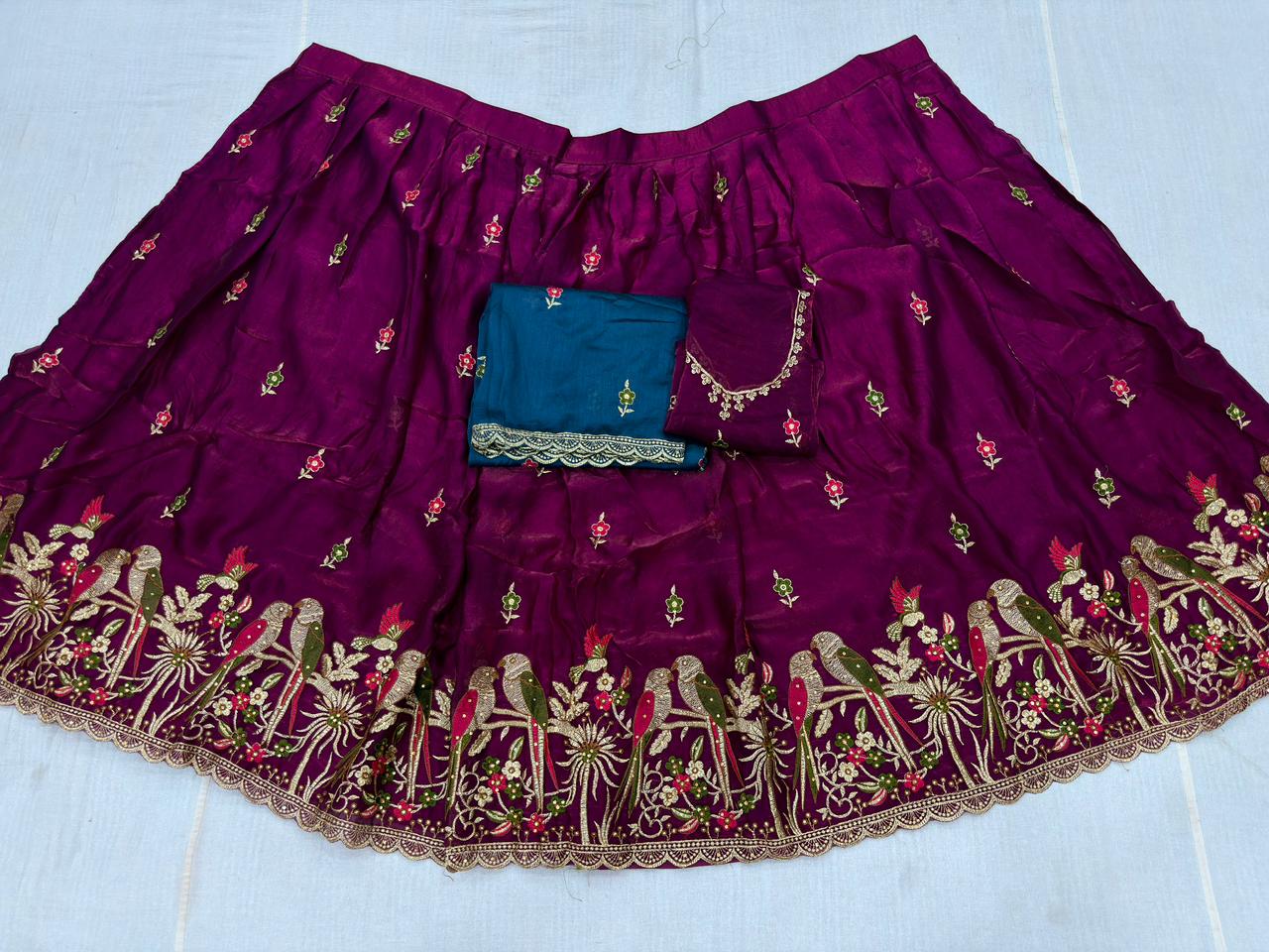 Embroidery space silk LEHANGA