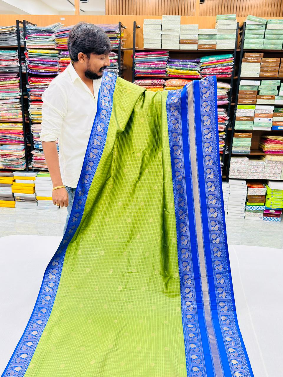 KORUVAI KANJEEVARAM SEMI