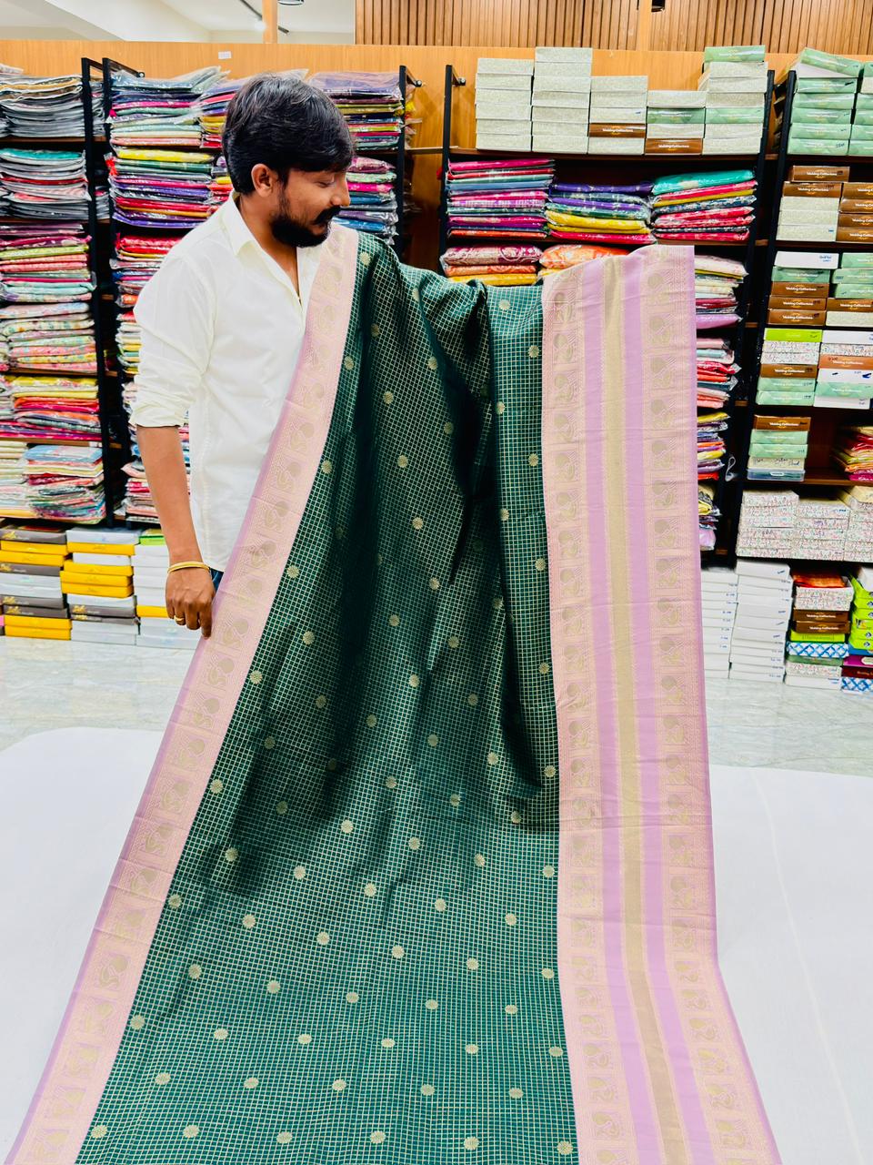 KORUVAI KANJEEVARAM SEMI