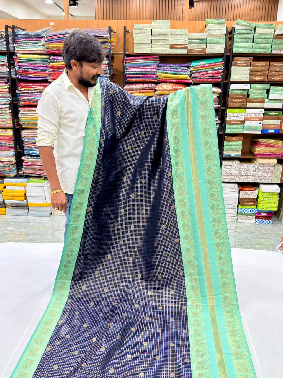 KORUVAI KANJEEVARAM SEMI