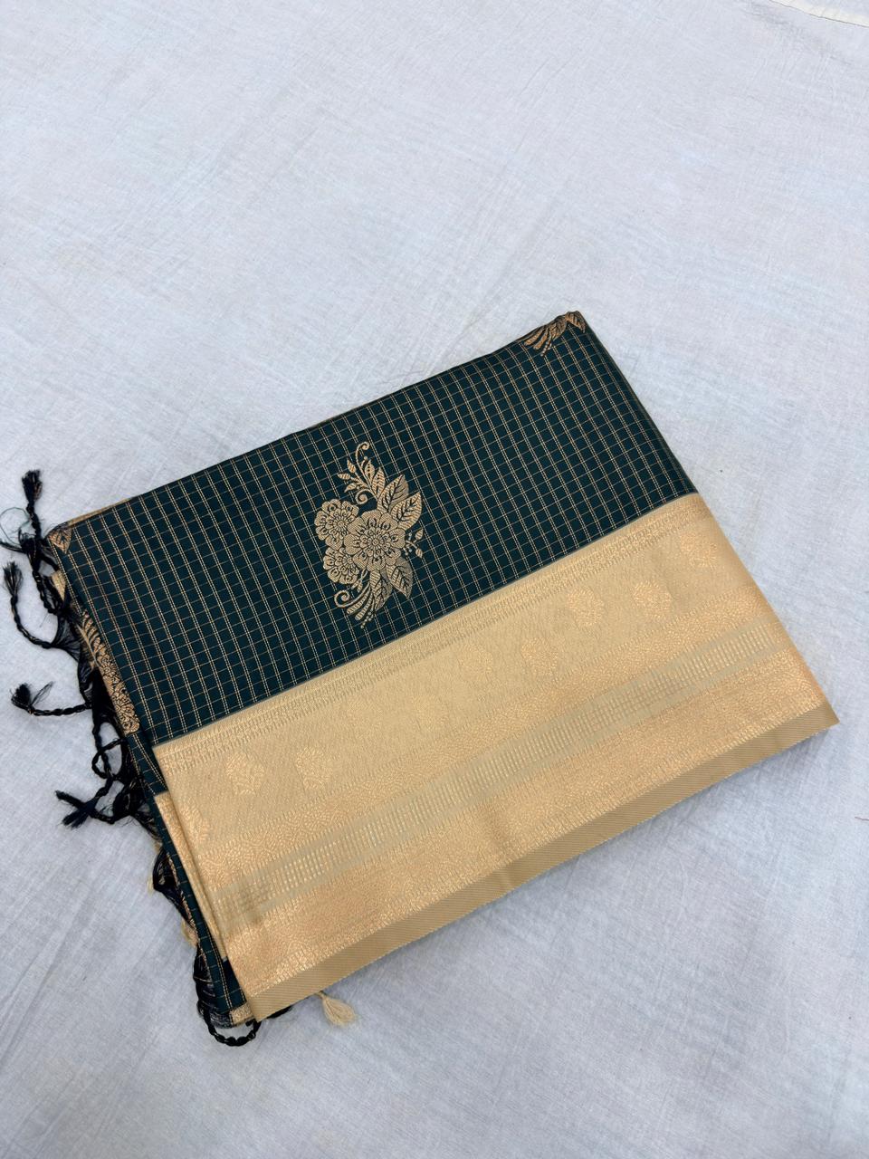 Premium Vintage Gadwal