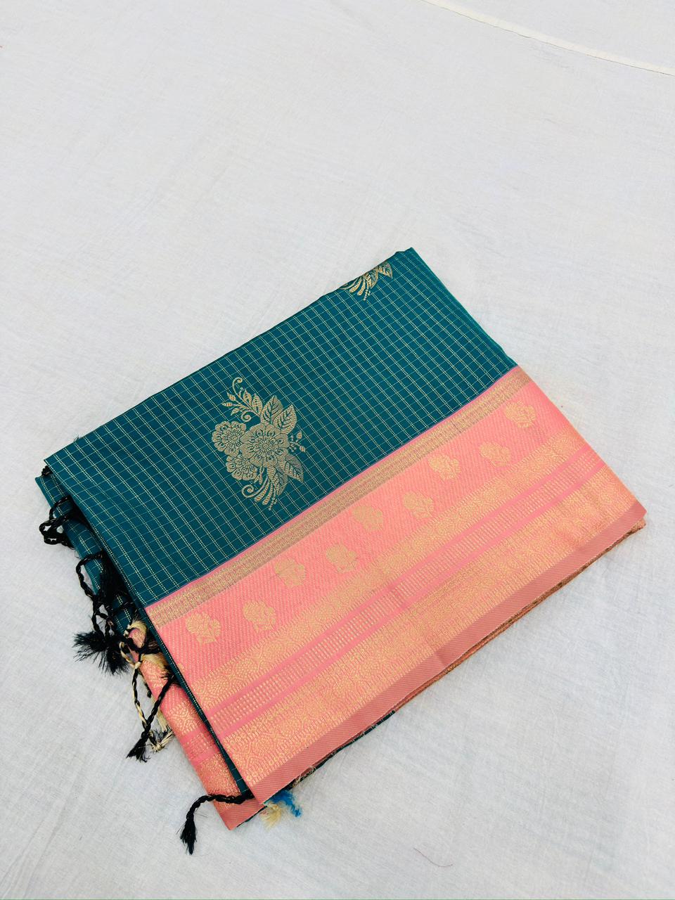 Premium Vintage Gadwal