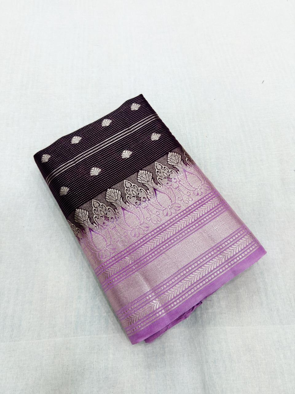 WEAVING GREEN MANGO