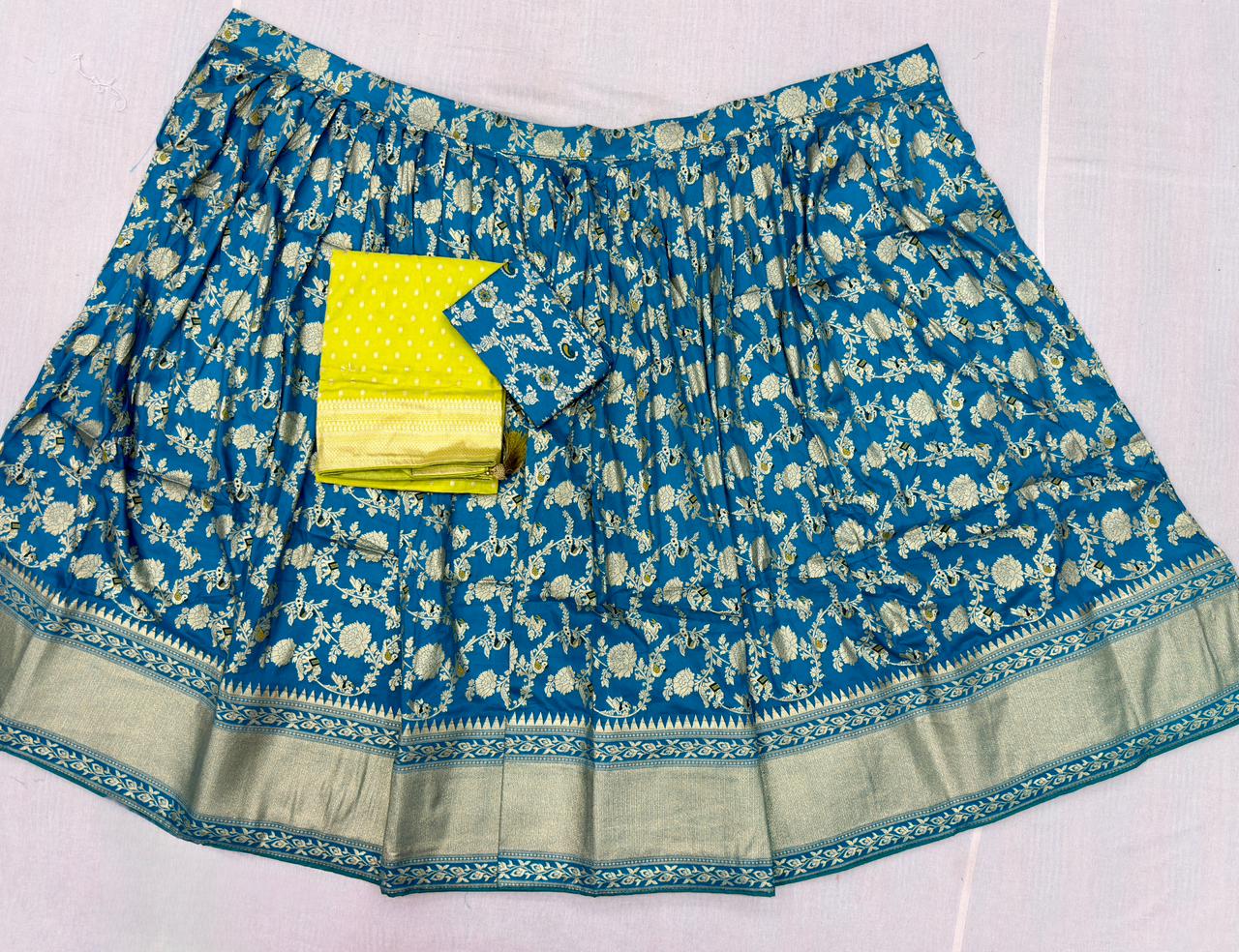 BANARASI KATAAN LEHANGA