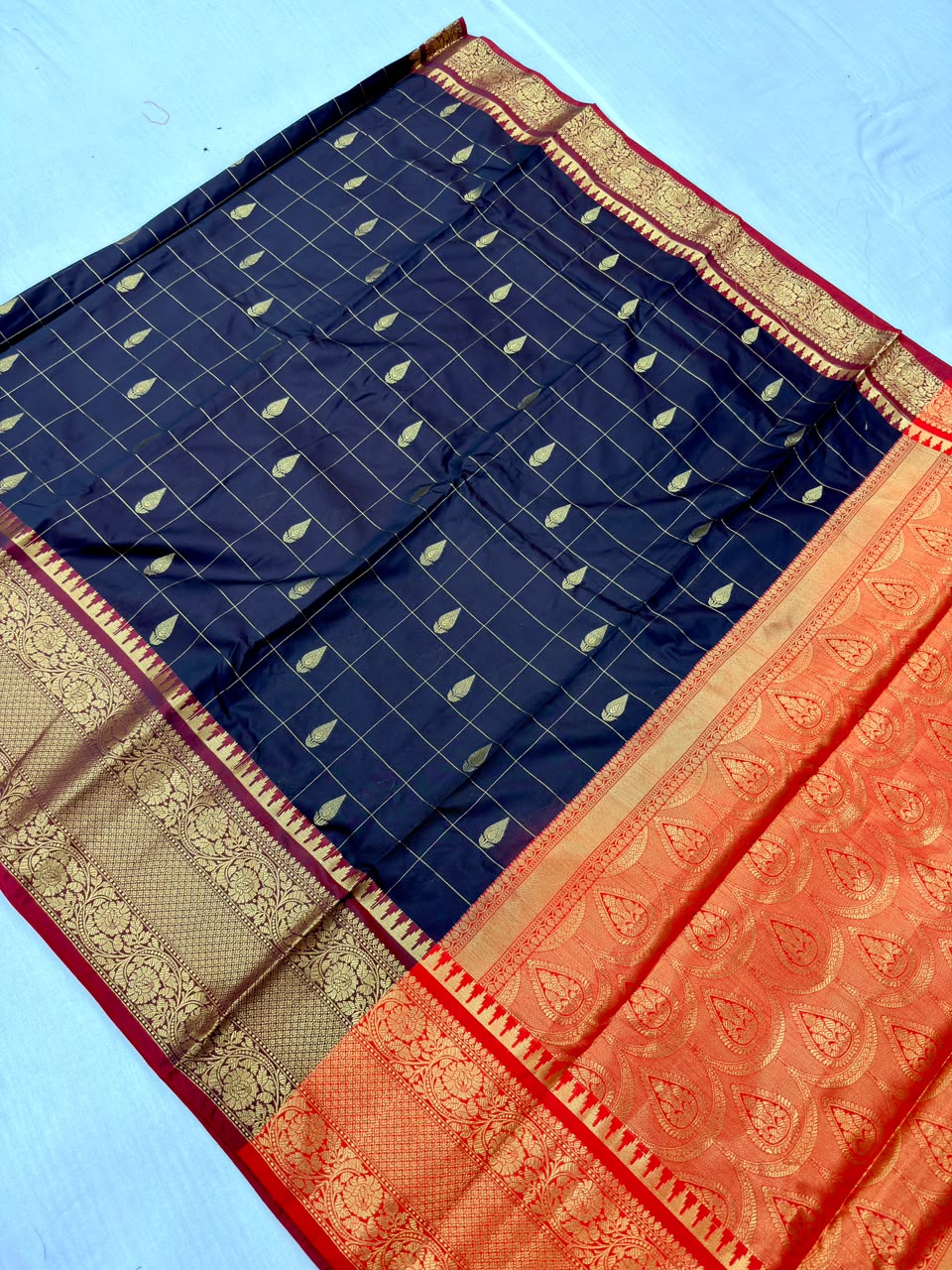 KADUVA GADWAL PATTU SILK