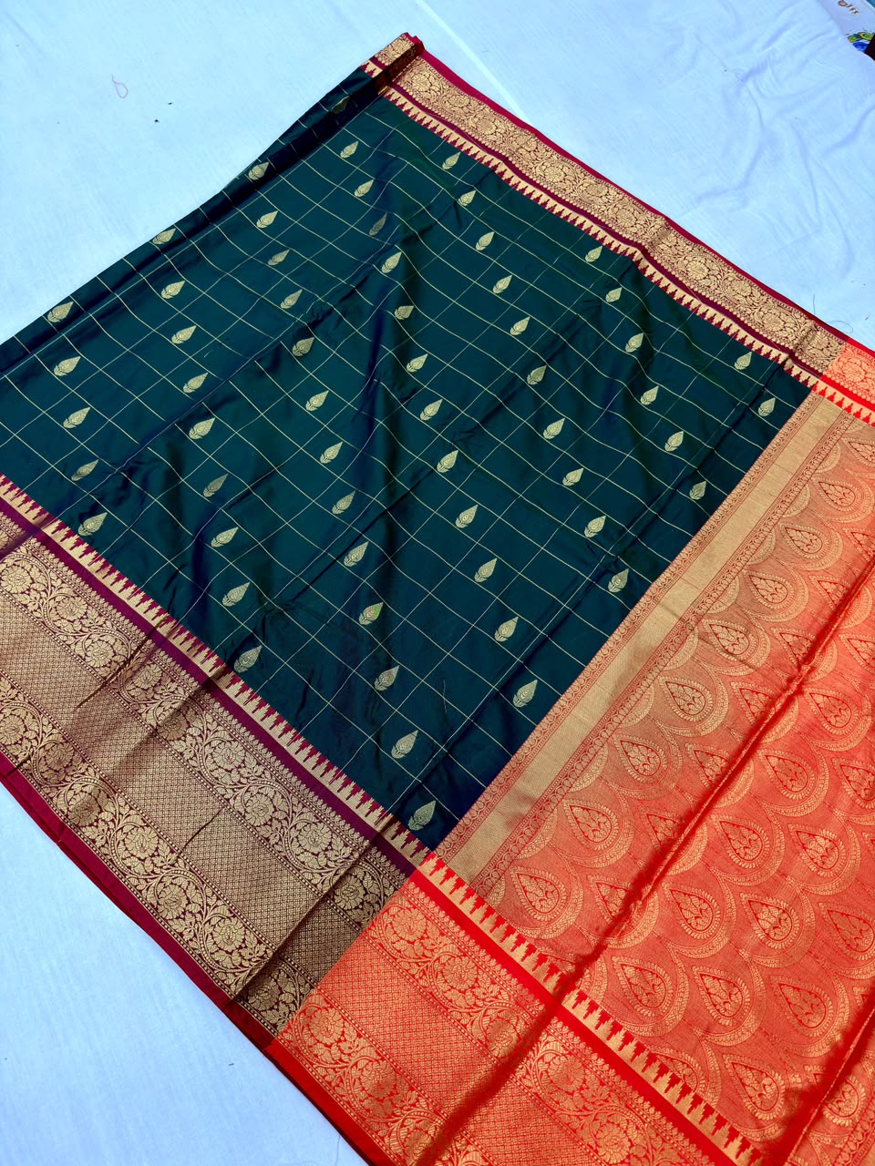 KADUVA GADWAL PATTU SILK