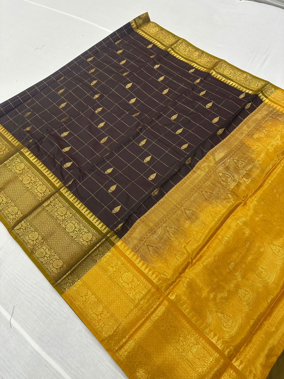KADUVA GADWAL PATTU SILK