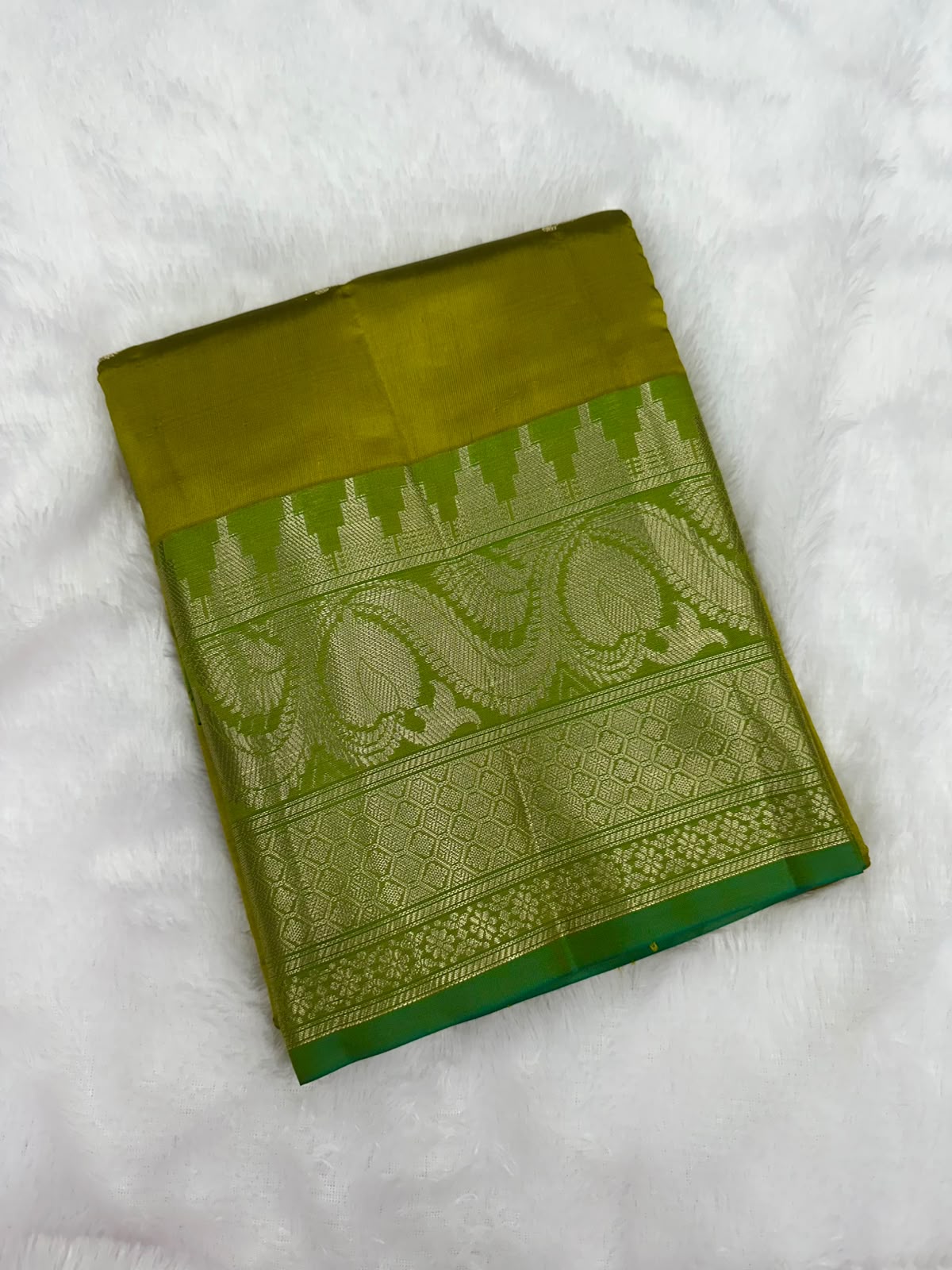 GREEN MANGO VOLUME 01